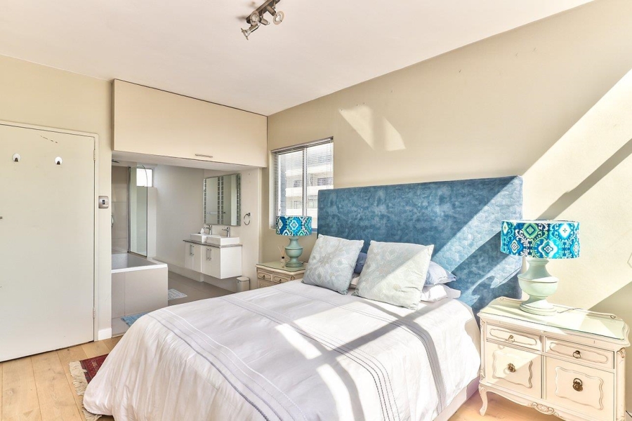 To Let 3 Bedroom Property for Rent in Sea Point Western Cape